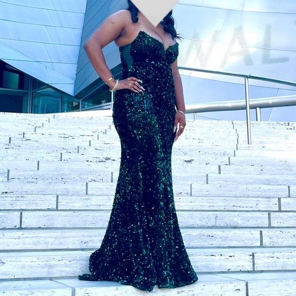 PROM DRESS…Emerald green sequence formal dress - Picture 1 of 4